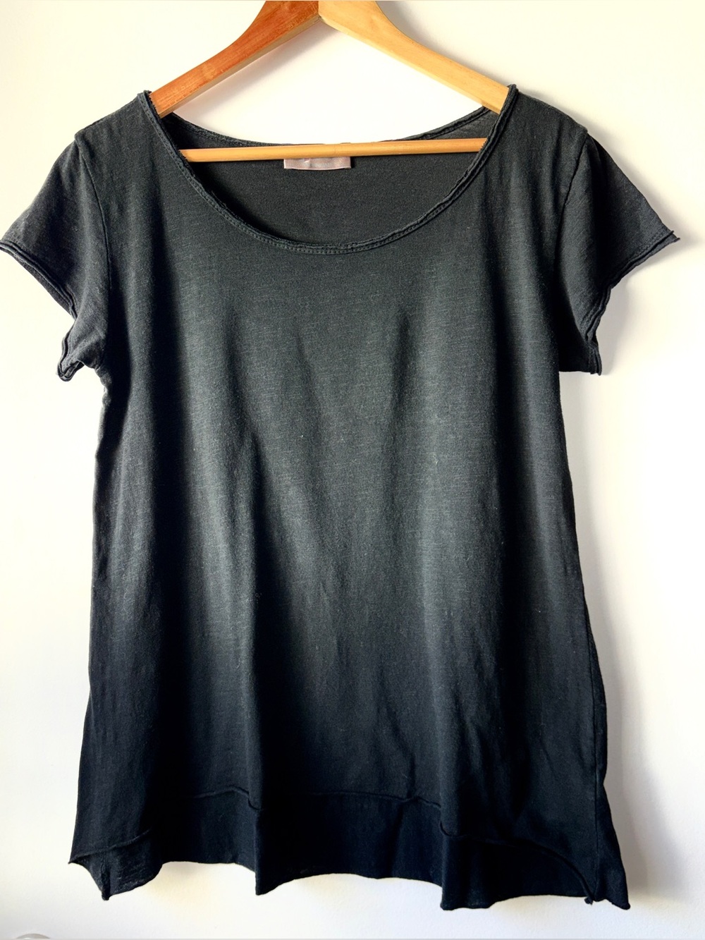 TINA Stephens Opal Hi Lo Scoop Neck Tee (BSS126) in BLACK